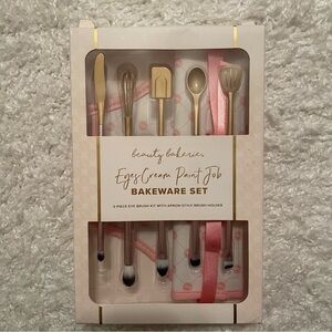 Beauty Bakerie 5 piece eye brush kit with apron style brush holder